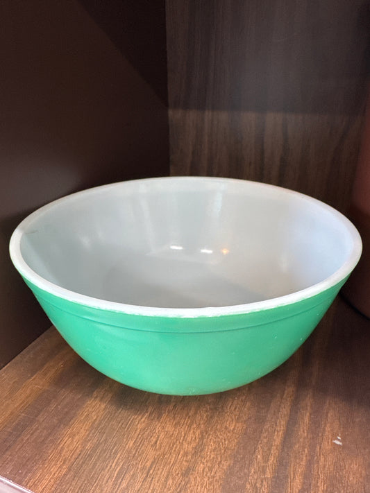 Green Pyrex Nesting Bowl #402